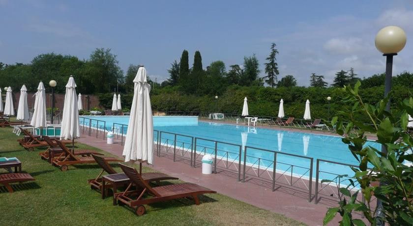 Matilde Di Canossa Golf Spa & Hotel Resort Reggio Emilia Exterior photo
